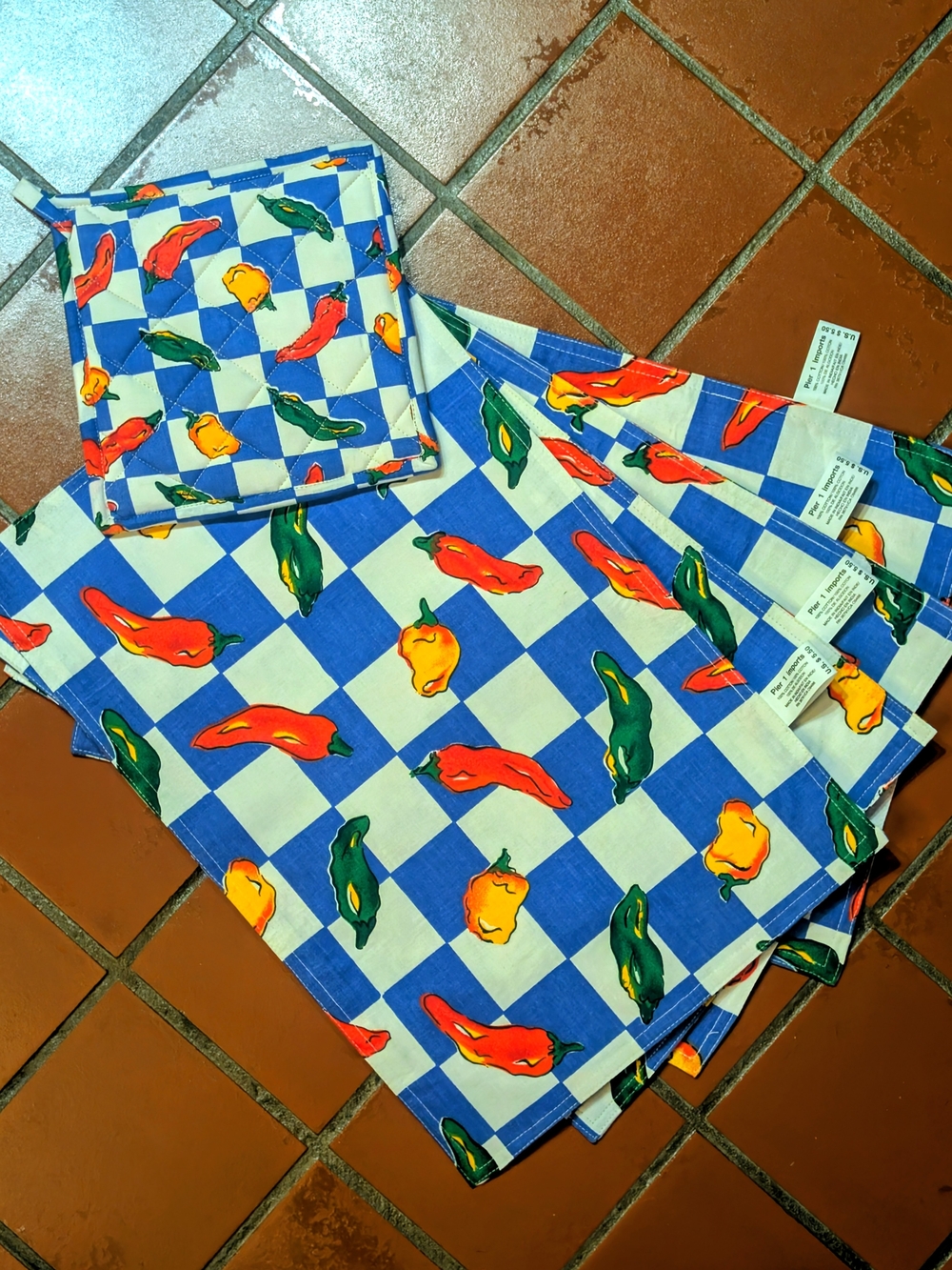 PIER 1 - Chili Pepper Placemats & Hot Pad Set (4+1) - NWT/VTG